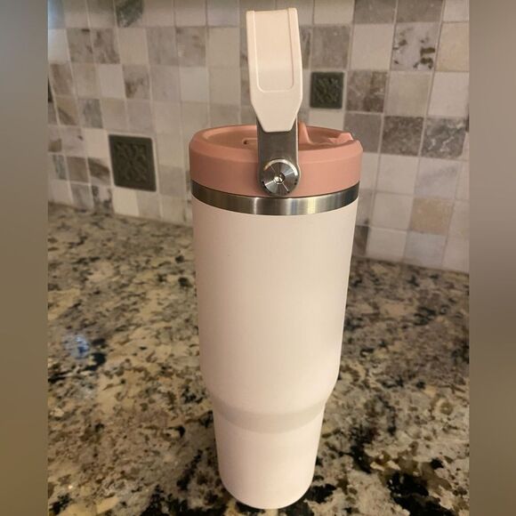 Stanley 30 oz Quencher Tumbler – Rose Quartz (Pink & Cream) - Picture 5 of 11